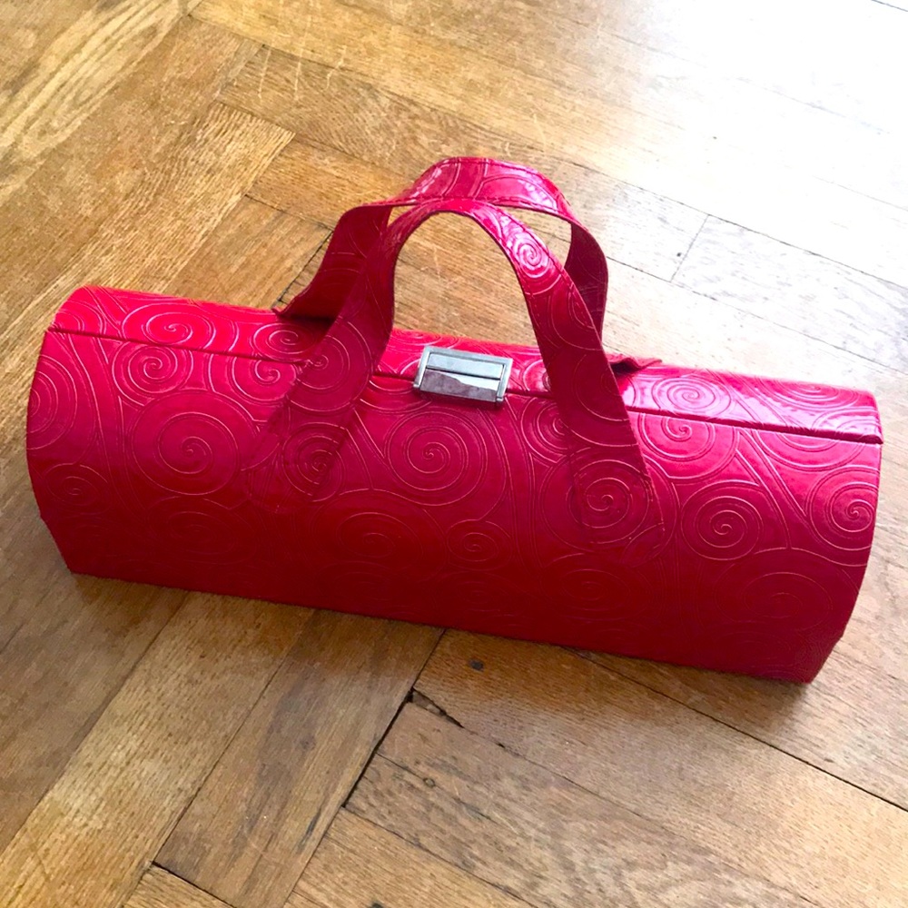 Wine bottle holder